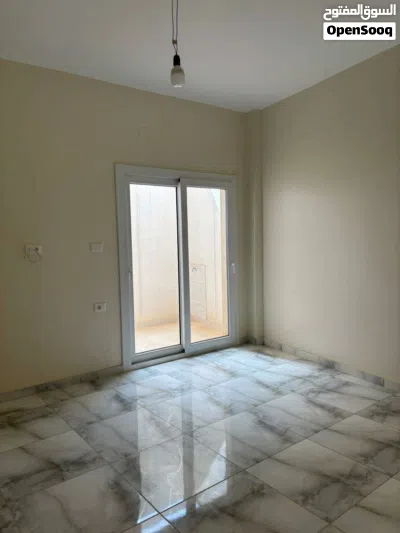 شقة للإيجار عين زارة جنب جامعة ناصر 4