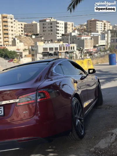 Tesla Model S Long Range 2