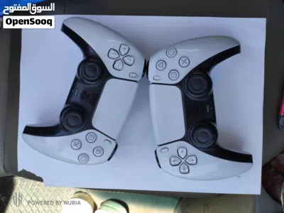 يد تحكم / ذراع عدد 2 بلايستيشن 5 للبيع مستعمل باحالة ممتازه السعر الأخير للذراعان .55.00 دينار...... 2