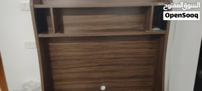 طاولة تلفزيون ايطاليه بحالة جيده 3