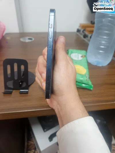 iPhone 14 عادي 4