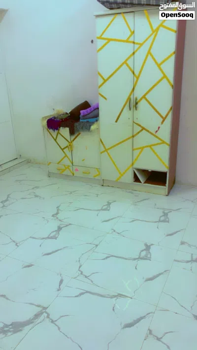 شقه غرفه وصاله وحمام كبير ومطبخ جاهز مفروشه فرش كامل أطلاله مباشرة على البحر 3