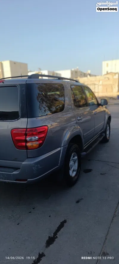 Toyota Sequoia SR 5 2