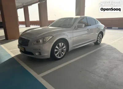 Infiniti Q70 Luxe 2