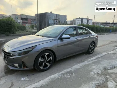 Hyundai Elantra Limited 4