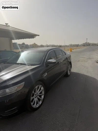 Ford Taurus Limited 4