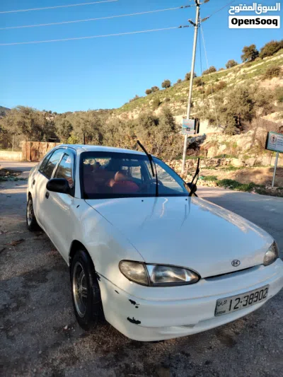 Hyundai Accent Standard 4