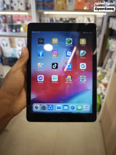 ايباد اير 2 نضيف خبش لا وبسعر ممتاز 3