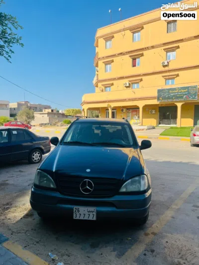 Mercedes Benz M-Class ML 320 2