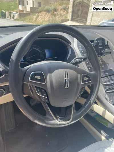 Lincoln MKZ Reserve 2