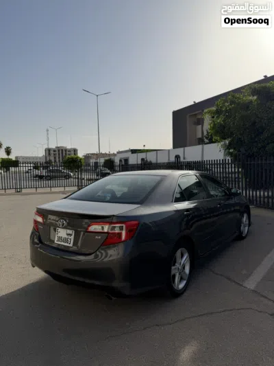 Toyota Camry SE 4