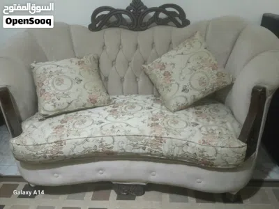 طقم كنب شبه جديد استخدام بسيط بحكم مش كثير متواجد بالبيت طبربور 2
