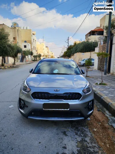 Kia Niro EX Touring 4
