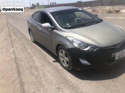 Hyundai Elantra Limited 3