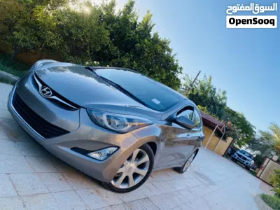 Hyundai Elantra SE 2
