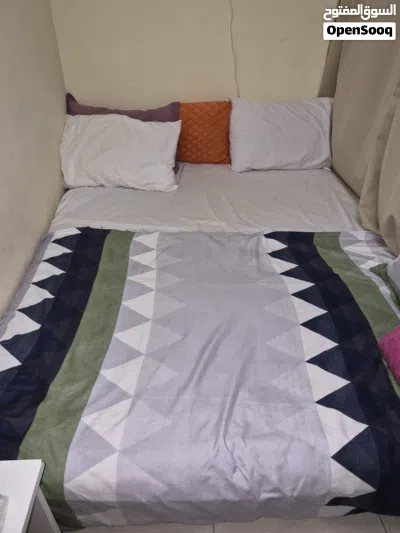King size matress and dressing table available for sell in maabilah sinaiya 3