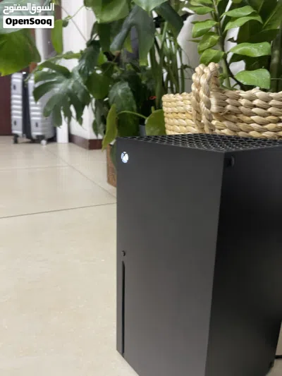 Xbox series x معه حساب عليه gamepass سنه كامله 3