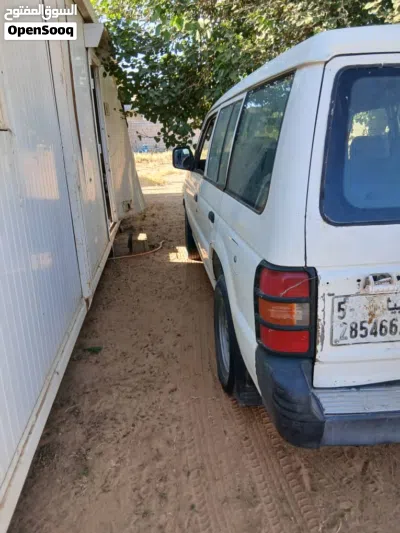 Mitsubishi Pajero Standard 2