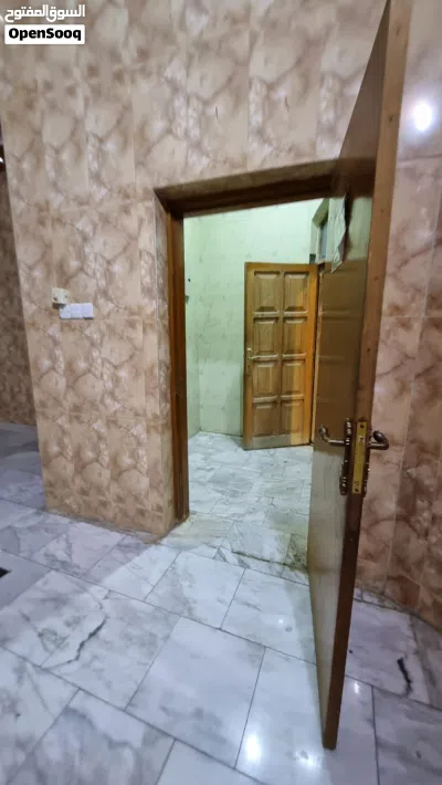 بيت طابقين للإيجار في حي الجامعة 4