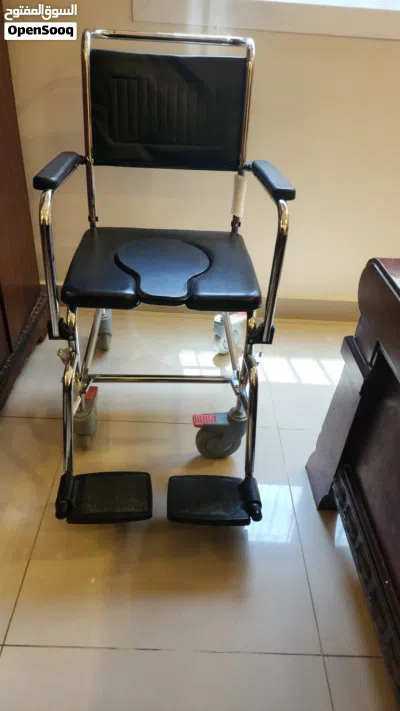 Sanitary wheelchair 3
