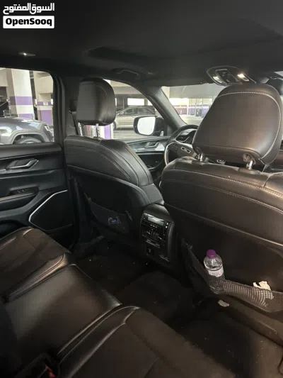 Jeep Grand Cherokee L Standard 4