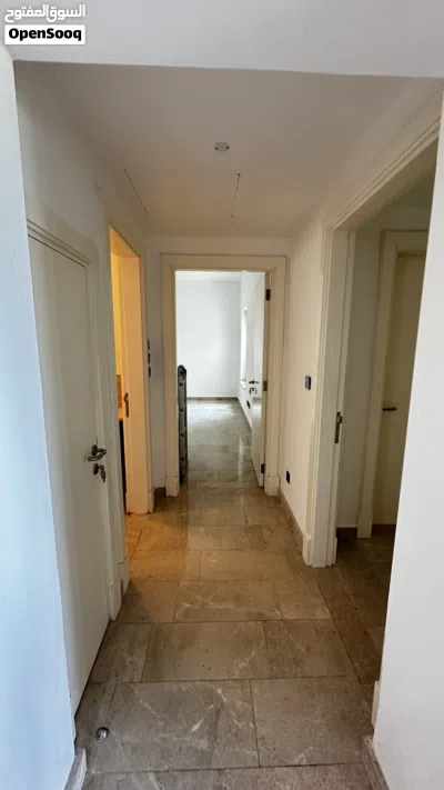 Two bedroom apartment Seaview for sale 4