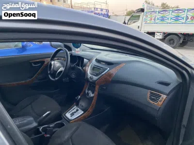 Hyundai Avante SE 4
