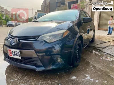 Toyota Corolla LE 2