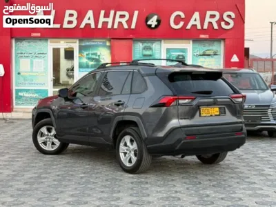 Toyota RAV 4 XLE 3