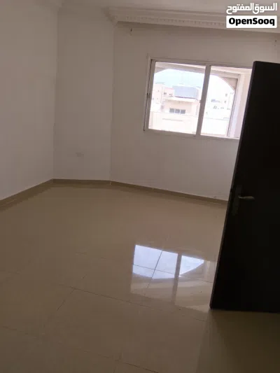 شقة للايجار فارغة من المالك مباشره للعرسان فقط 2
