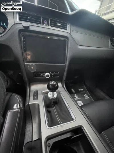 Ford Mustang V6 2