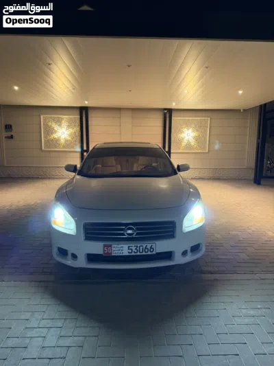 Nissan Maxima Standard 4