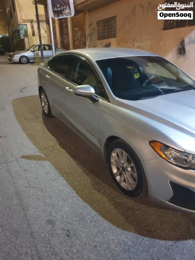 Ford Fusion SE 3