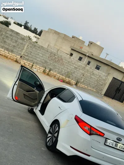 كيا K5 Standard 3