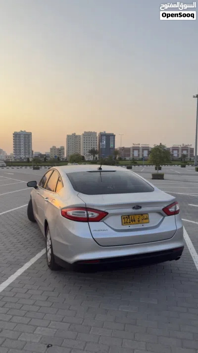 Ford Fusion S 2