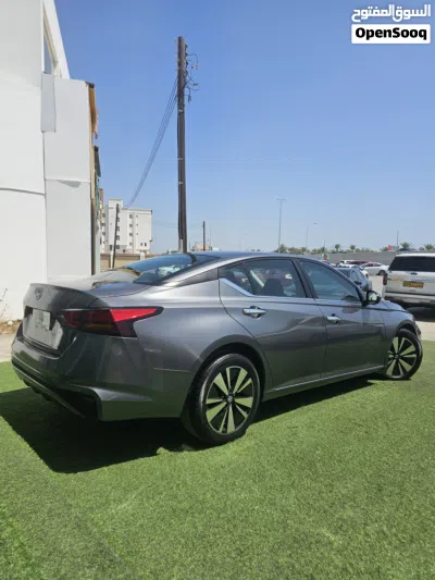 Nissan Altima S 4