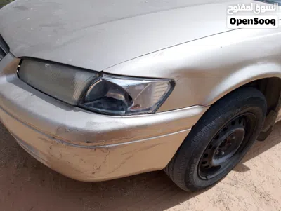 Toyota Camry LE 4