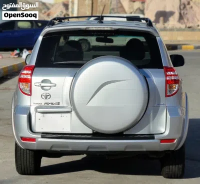 Toyota RAV 4 Limited 3