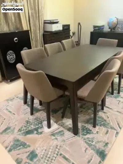 غرفة طعام مكونه من سفره خشب ممتاز و8 كراسي و بوفيه 2