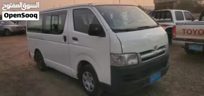 Toyota Hiace Cargo 4