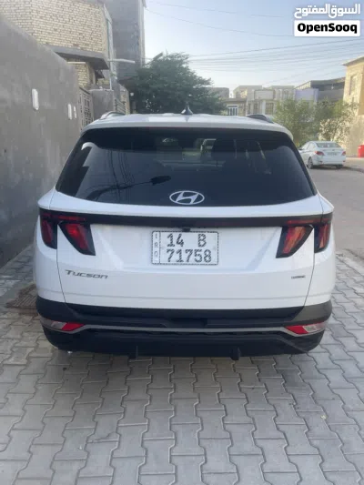 Hyundai Tucson SE 4