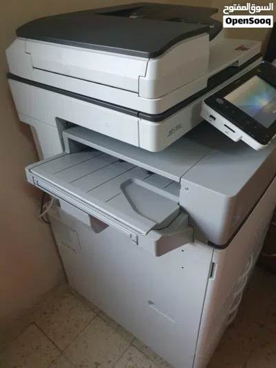 طابعة Ricoh MP C3003 بحالة ممتازة 2