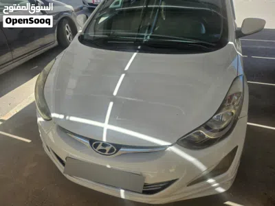 Hyundai Elantra GL MID 4