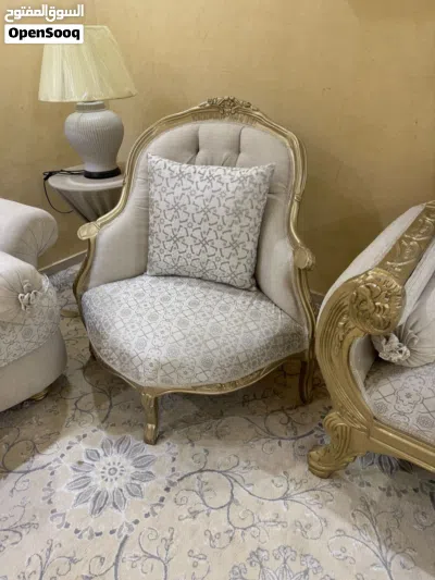 للبيع طقم كنب 4