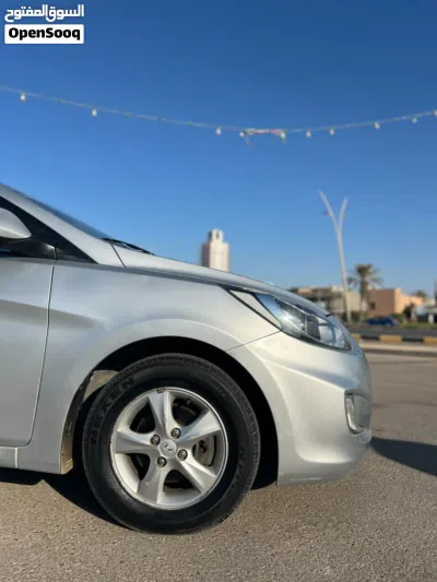 Hyundai Accent GL 2