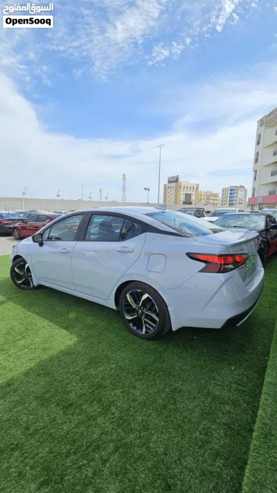 نيسان فيرسا SR 4