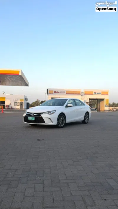 Toyota Camry SE 4