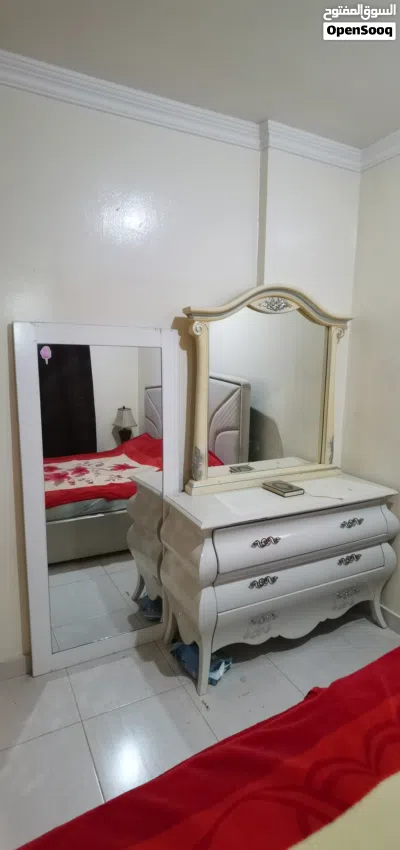 اغراض منزل للبيع غرفة نوم كاملة وجيدة جدا كالجديدة.. ثلاجة سامسونج 24 قدم كالجديدة .. 4