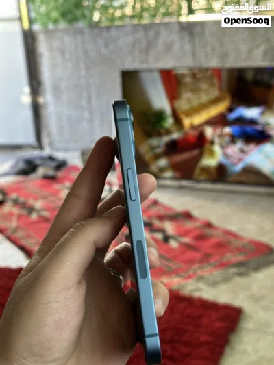 ايفون 13 لون ازرق 128 جيجا 4