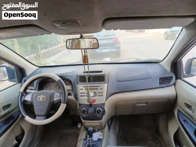 Toyota Avanza SE 2